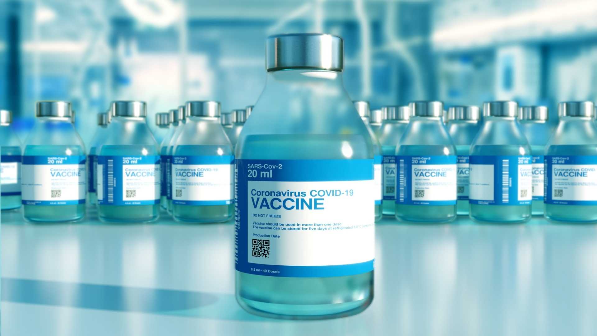 usa - Fda autorizza terza dose vaccino bambini 5-11 anni. l'immagine raffigura molte fiale di vaccino anti-covid