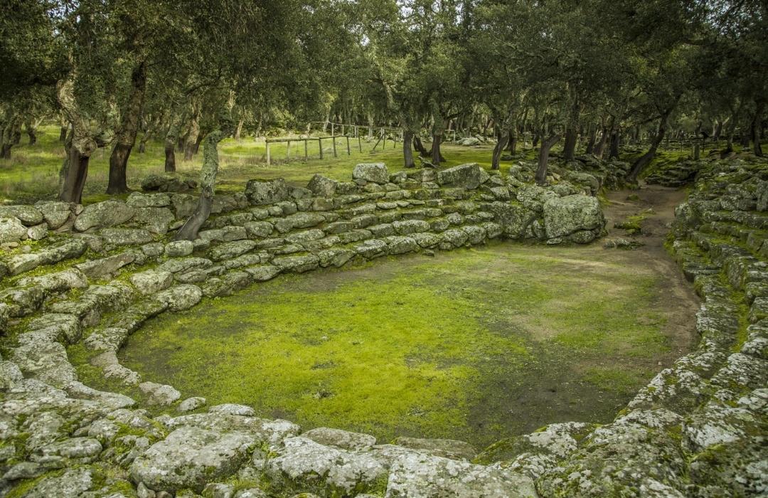 Romanzesu, l'enorme Villaggio-Santuario a Bitti
